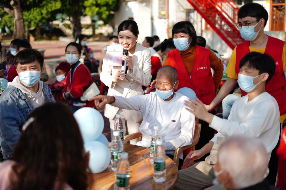 FFF23673BFE53BF89FABB700C78_9002EFAB_C9561