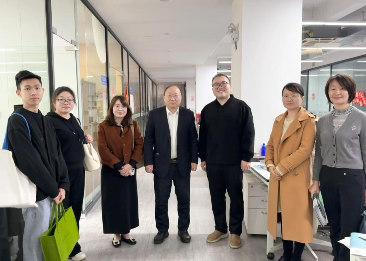 DC4F7B20FDDFA5E4C31A1CB5250_33C3E3F1_BC22E DC4F7B20FDDFA5E4C31A1CB5250_33C3E3F1_BC22E