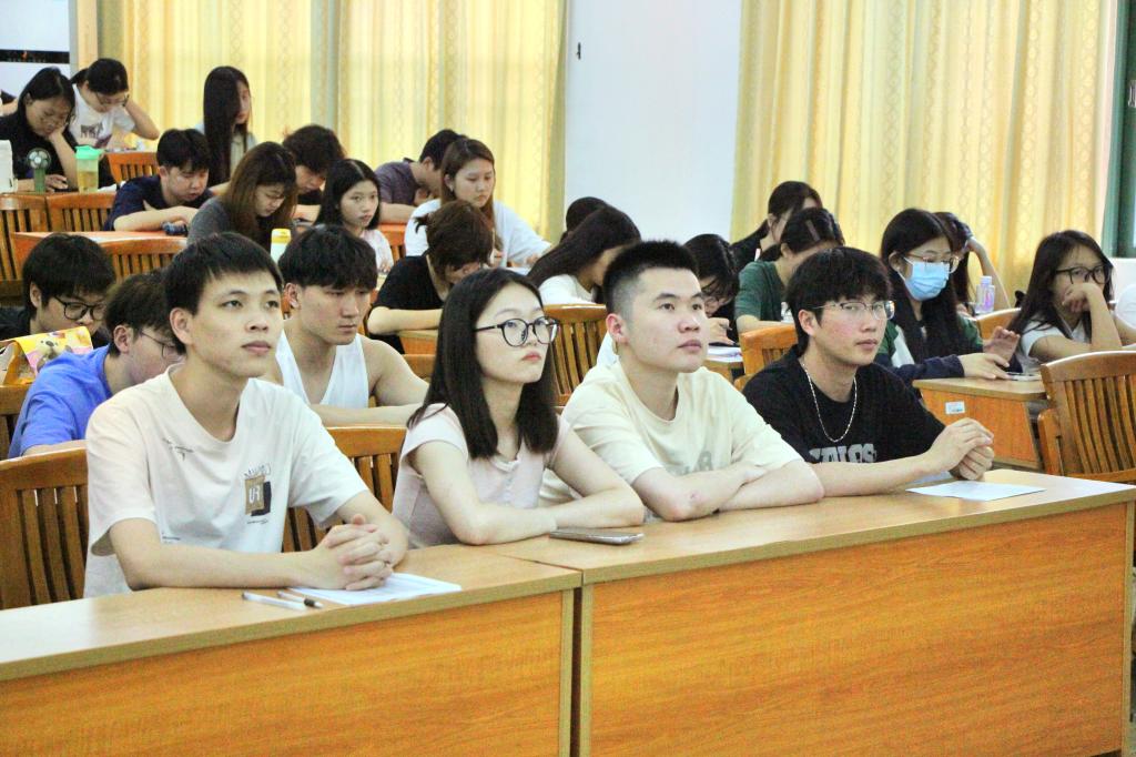 3706EE17C6FAB1739928F6F0953_BB746E45_1AD93