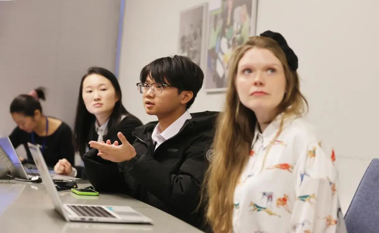 7493E49851C57EF7F56E719C40F_2288272A_11B96 7493E49851C57EF7F56E719C40F_2288272A_11B96