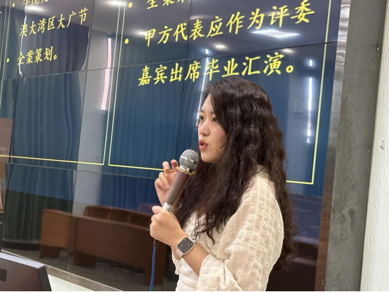 BF52DD4B2E654D7AAC5F8E8C7CD_69F53F53_E18C0