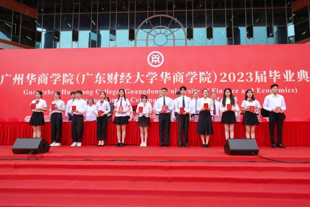 2045641967975A34BD8BA6BEE1D_77712128_1AC19