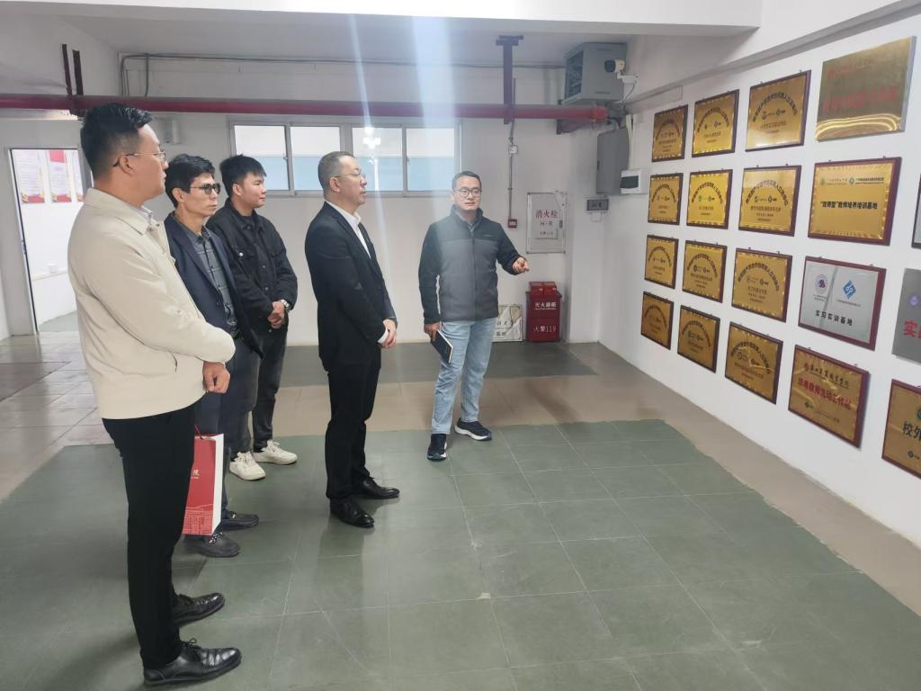 8BE385FA9DE8B5539AD4F5B535C_91711EE5_141FF 8BE385FA9DE8B5539AD4F5B535C_91711EE5_141FF