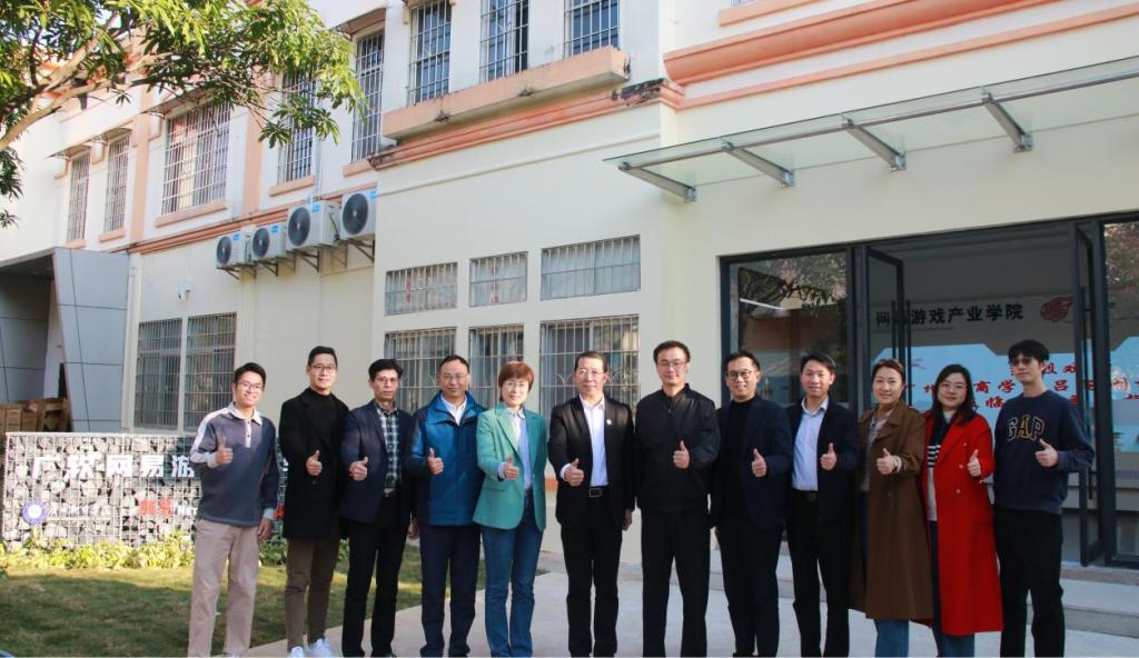 1FBB37CDD8DDEFEFE3A9BABC221_12C49C56_185D9