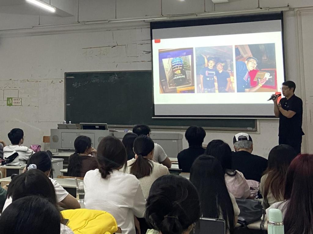 78F21BA6F4C81701ED07C537A14_27B4D0E6_155EF