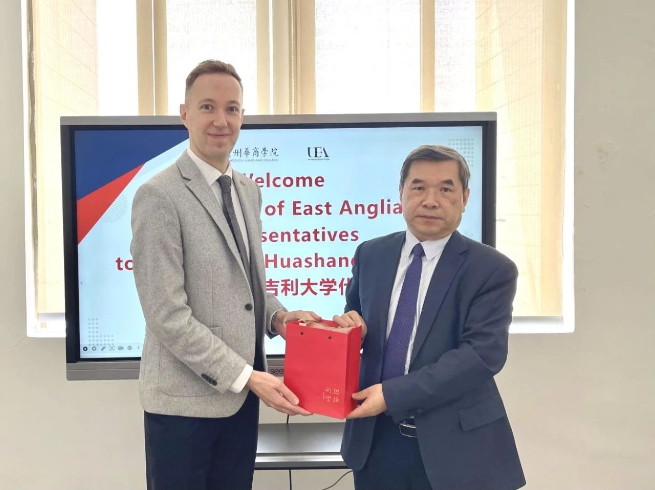 B740562BDFC555EBED9920F5697_25FC710B_1C52F