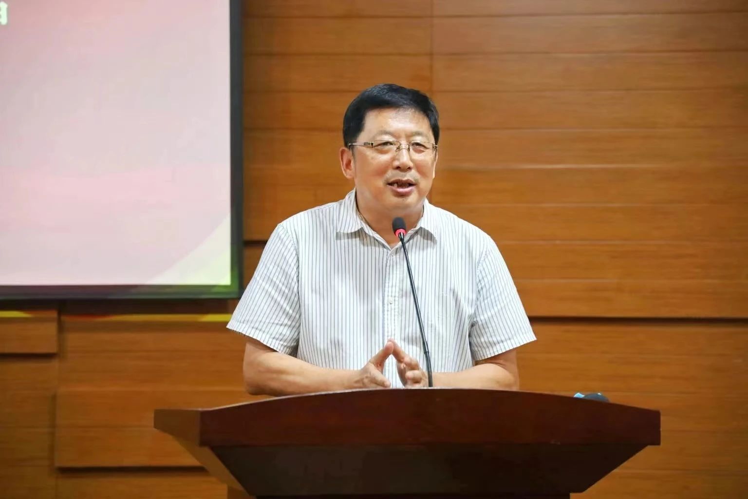 9879B331EA23CBDF26DDA4DD7A8_107234F4_18239