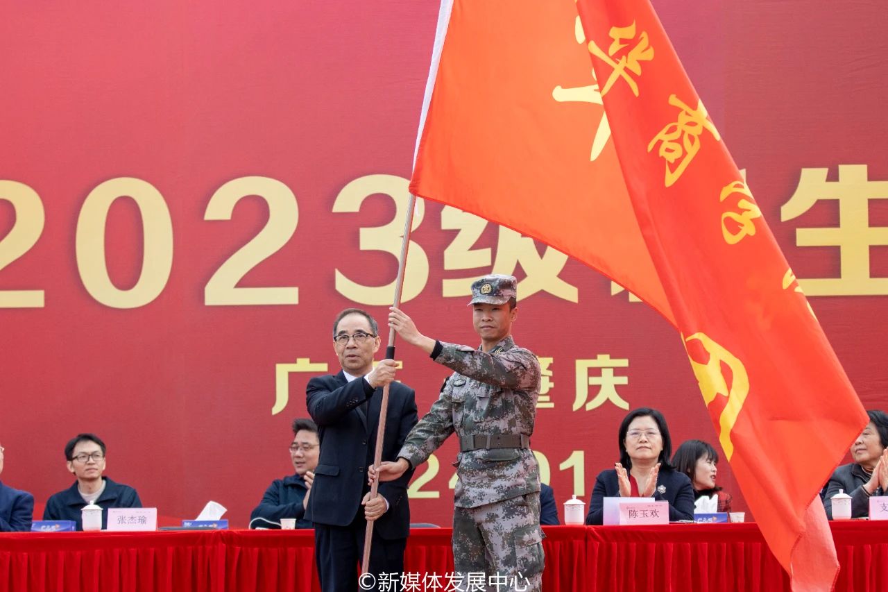 259FC9288C8CF012AC8AC32D6B9_4C162283_1E0E7