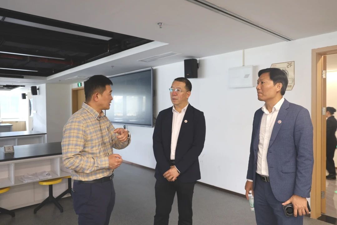 98FC7CB9F88CD635040560BB37B_0BFB2047_13662