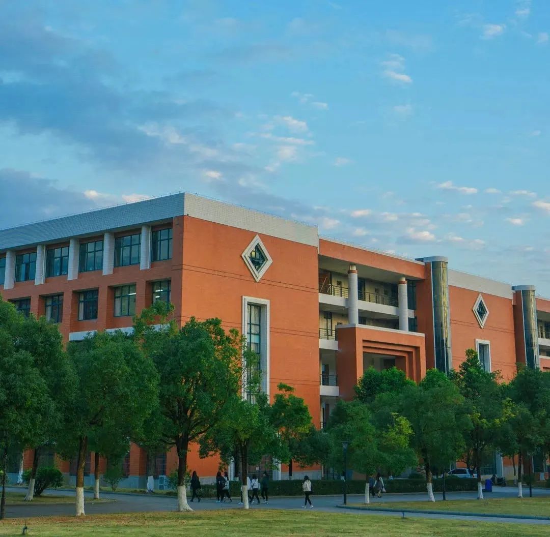 57B3D547FCD682141FF736E2253_22887A70_22708