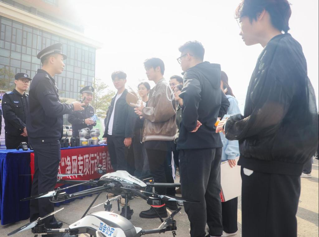 1A5E56F327D337ADE743905D3FB_D8A55D78_13C44