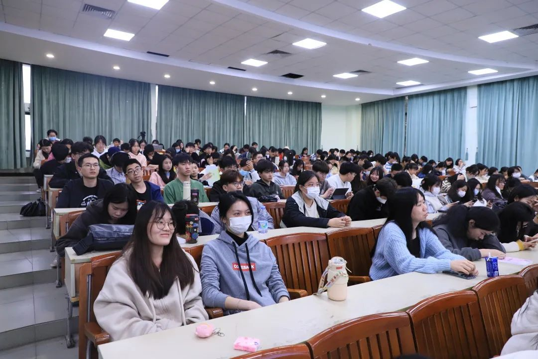 3B4BC714AE8308EB10D04B7EE29_4093A89B_ECC78