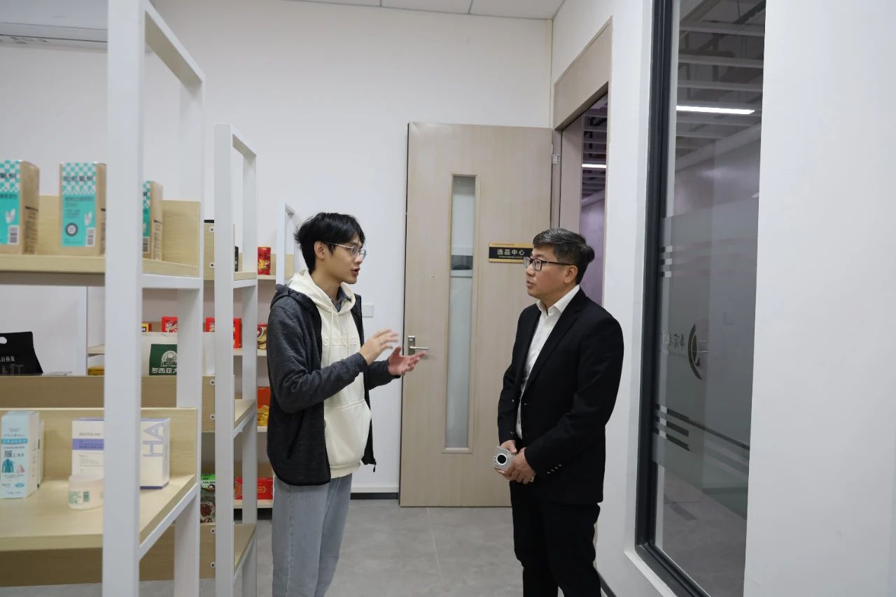 FBD9DB0862C6B32280DBBE01F56_22AE9DA4_15256