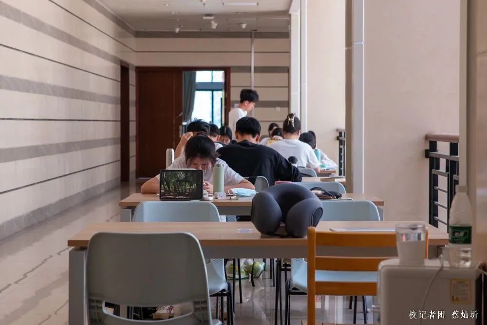 4A88E602337C2DF8EF121DE3AE8_6D3A9E72_11D52