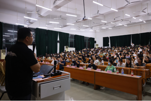 4953B7C3DD463C6E329A964A906_47535F5D_9C823