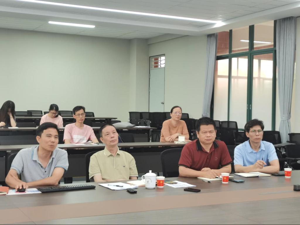 6928F004BB4FFE47F463A0C0C5B_D8F43124_12429 12429