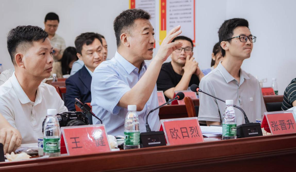 0215BF0CFC6561AC2B20E359CB3_046497AB_BCC07