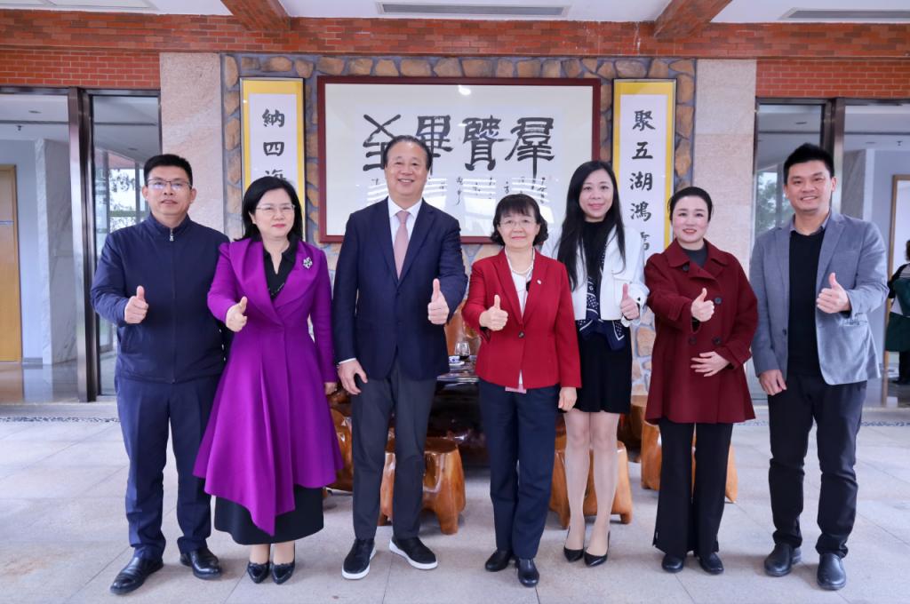 FDB251A70CAB756166D7BBD1E83_027A3EDF_1801E