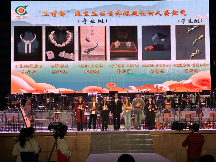 556CCE46E8C6A8FBD52724C95F3_775BCB3F_9BBDE