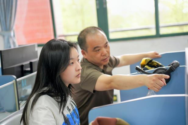 A33D998AD5F8B22BE07D941C4BE_D2C4CE90_423B1 A33D998AD5F8B22BE07D941C4BE_D2C4CE90_423B1