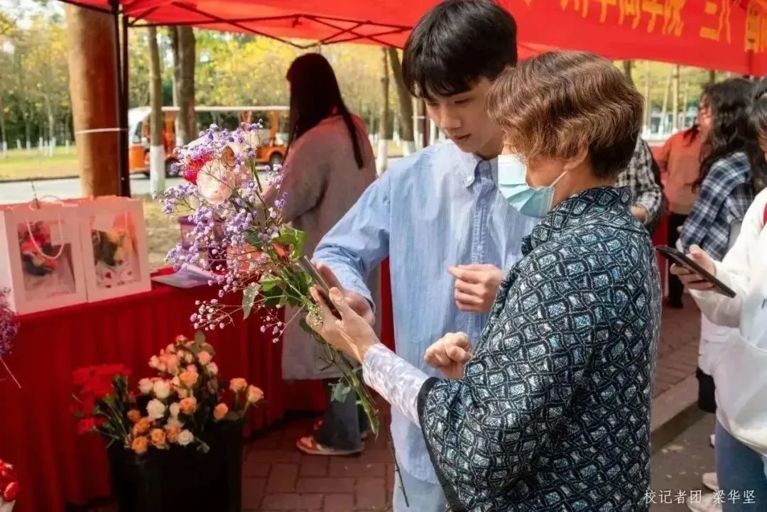 A4151CCC655E7E37AE5BBF17CC7_FB523DC4_24AE8