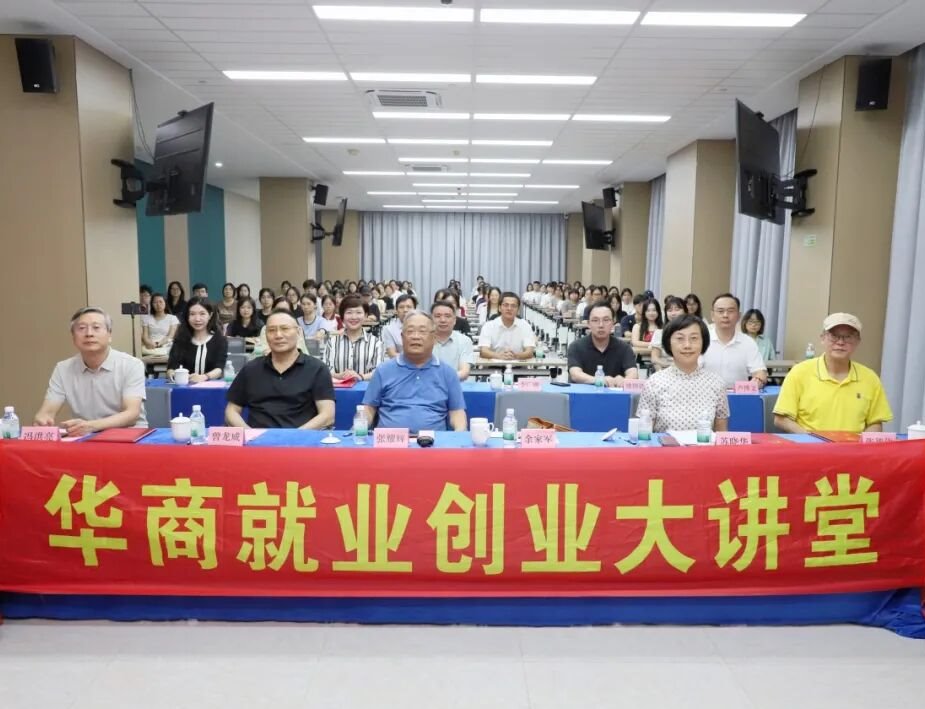 EA42505E84F114693D465372D27_50D023F5_1957D