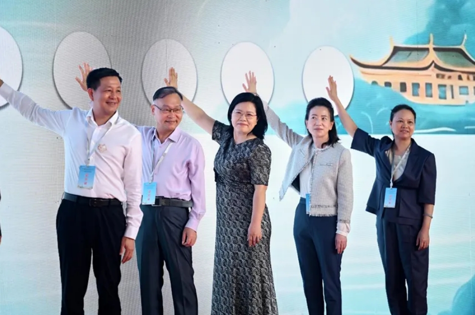 2B9EBD03718D12FD5C1B916BF5F_660B42B8_550AF