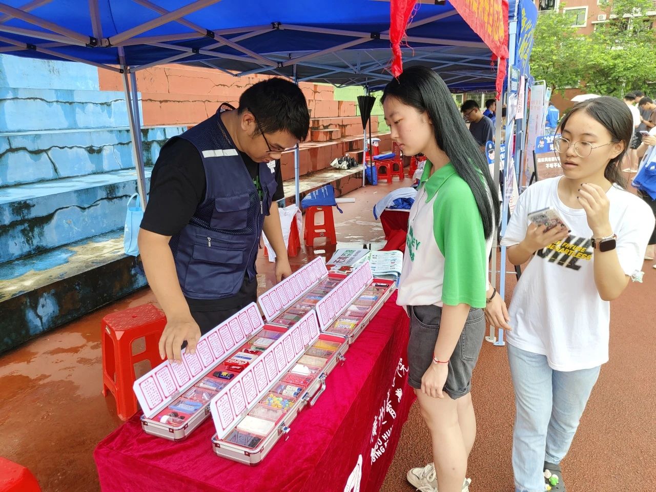 20EEA4E0684480D96B129B57567_0D13F74A_41952