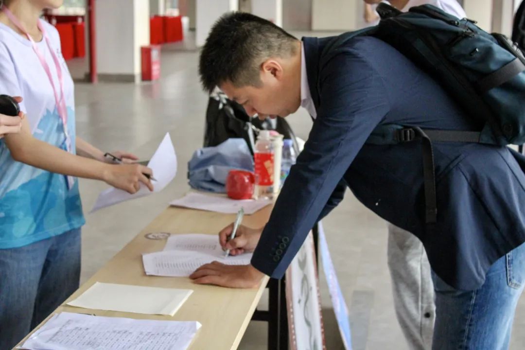 D5996EC804CEA330620E31599D9_5B32F8F8_14568