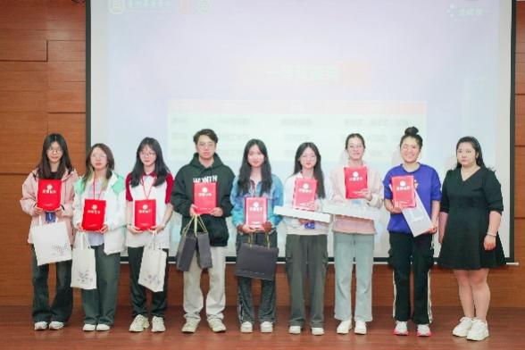 B89F4D224C82E765FA918537D86_5C348F32_40FD1