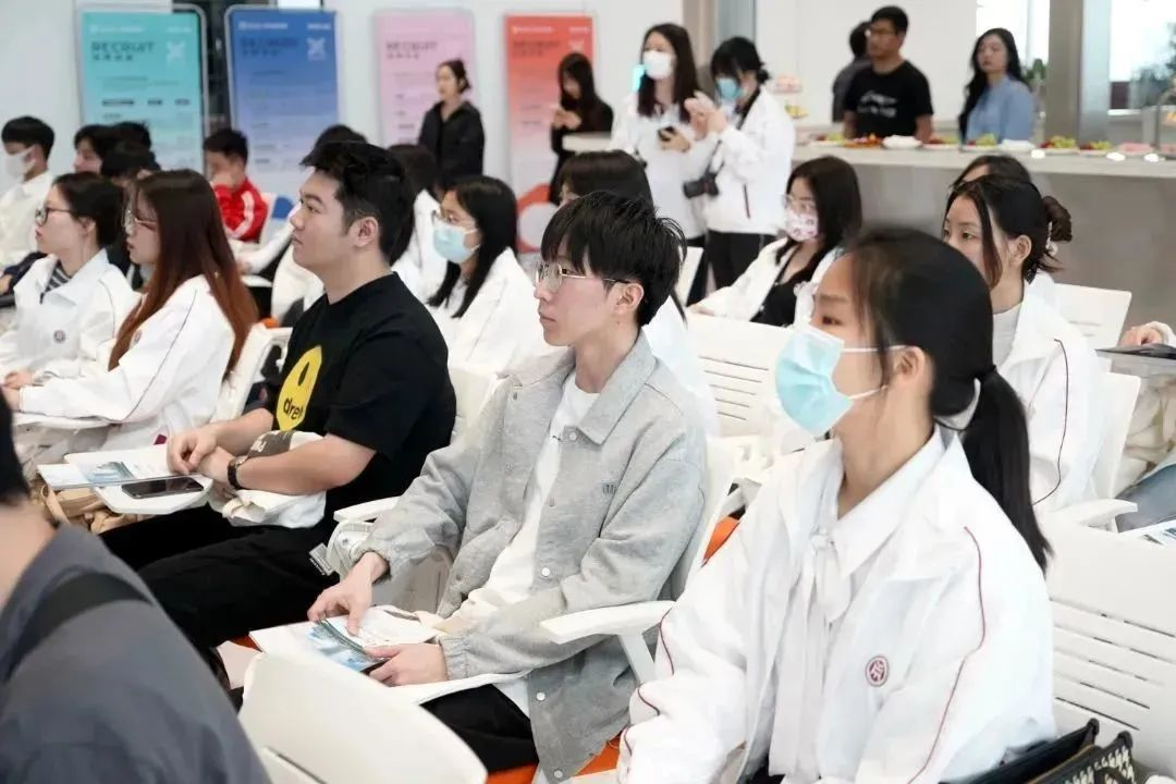 D7AA8E3449A34FFCA33C623E362_CF181171_C4914