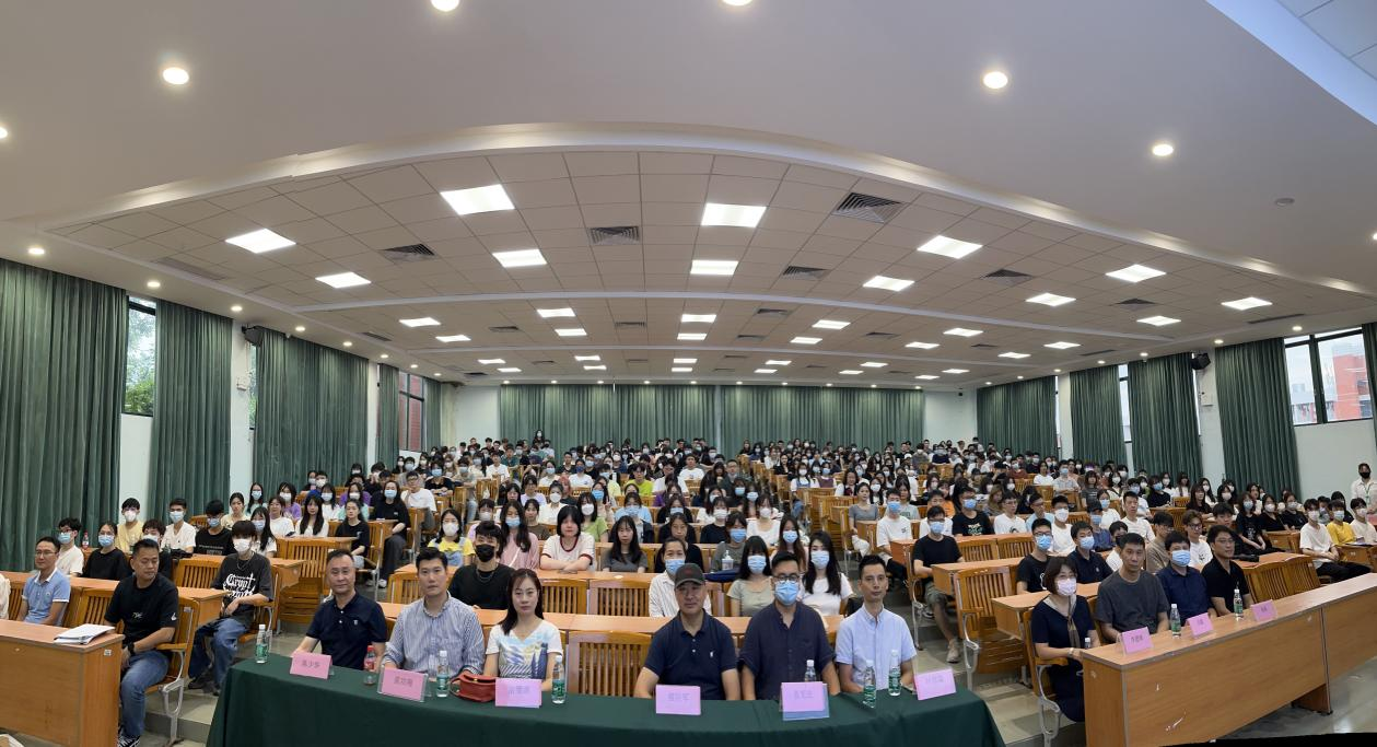 2AFF4E74192E348403DC53EDA75_C3722290_EE1D8