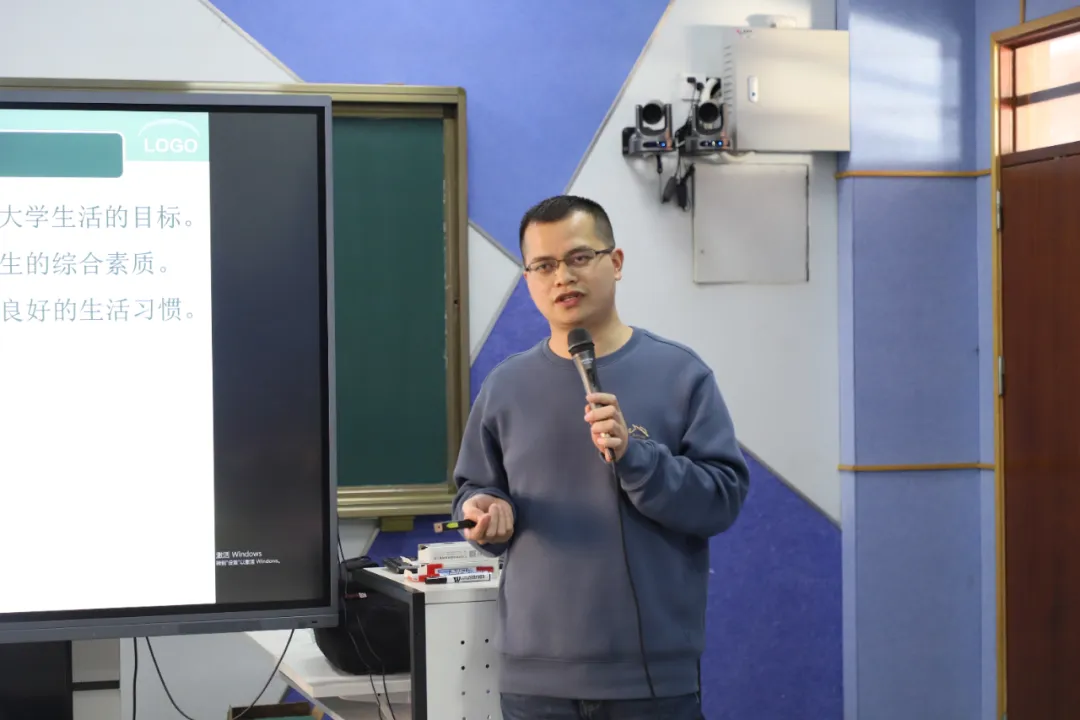 F175825E31C51742EC1E6BFF4F9_E32BA222_697F9