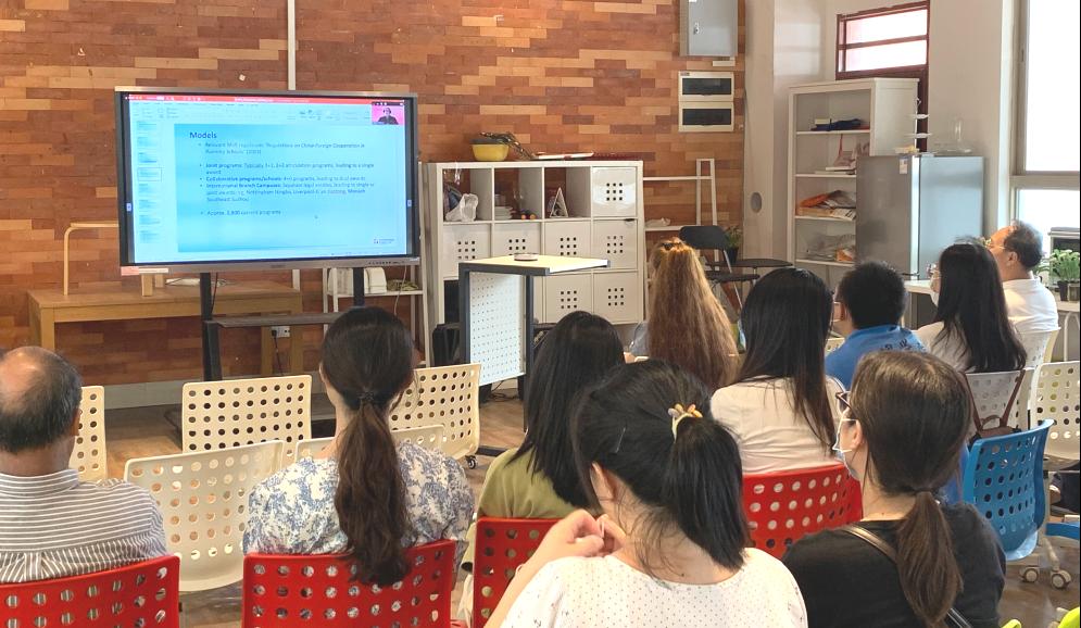 09A6B1D0F8BDD15E2EB55E3E98A_D613E2E7_19899