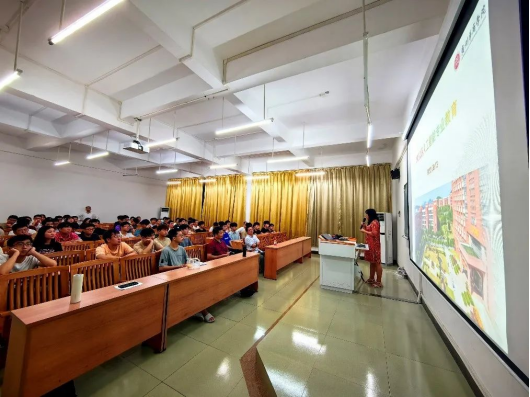 7A528BDB4E6BFBE7250C8221006_E4E41365_CDECE