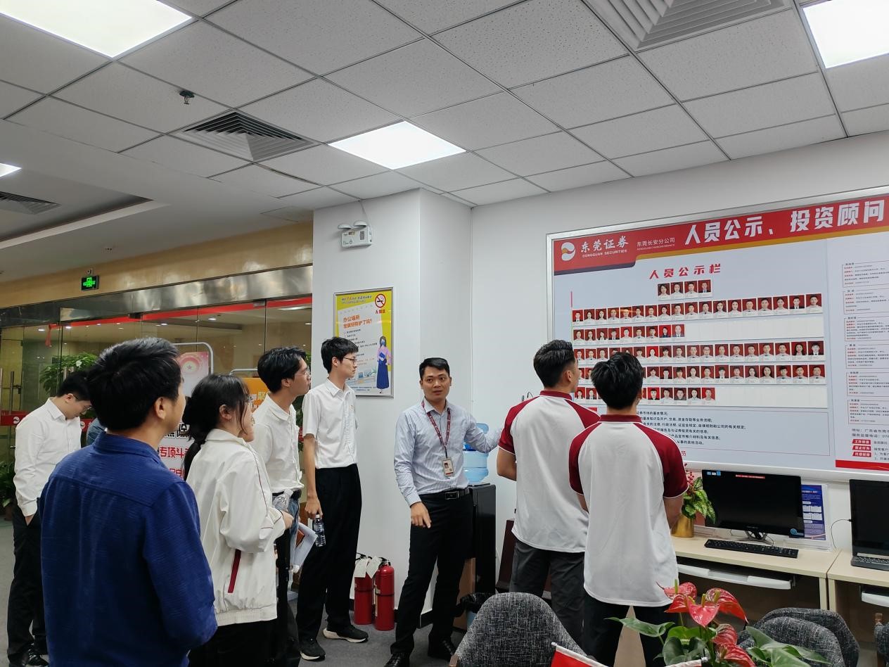 076A3EFC70A177FF2C4EB200825_01728EE6_3955F 3955F