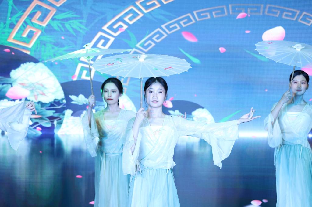 0E3657E30111FE0E62CBD652BA7_BDC9ECA2_13F31