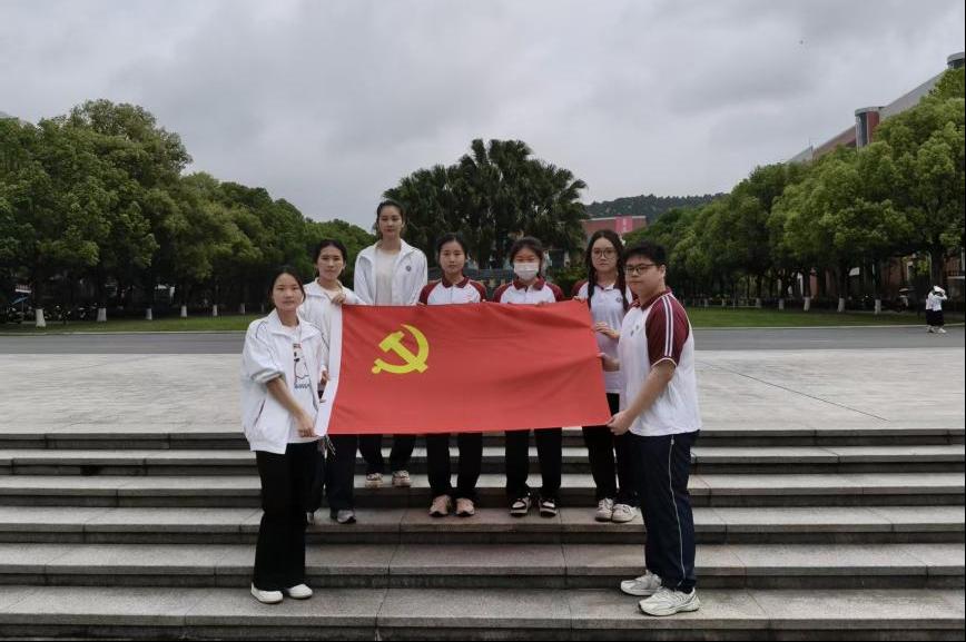 8553768DB0E021B39B877A0B8D6_5D4AA3E4_114F9 8553768DB0E021B39B877A0B8D6_5D4AA3E4_114F9