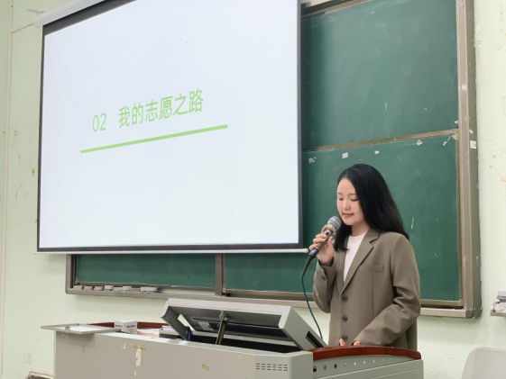 41DD62C9EAD3B799C88E8F1FF2E_C6E0B581_E7242