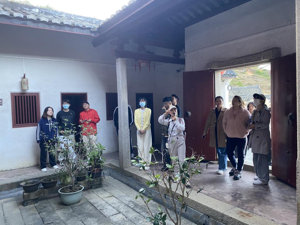 933ED3FEEAF405BF51EC4DA003C_77213455_1E2AB