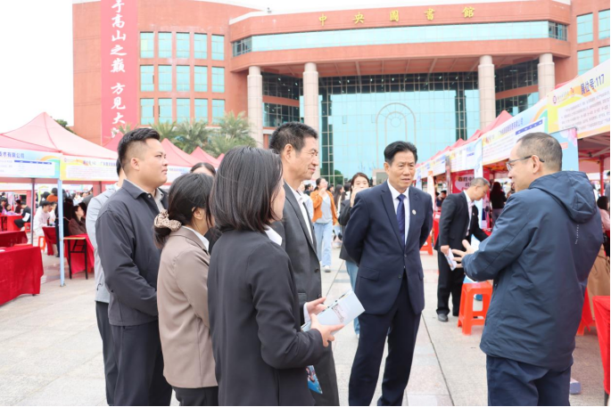 D84463A7A519C0E6E410BC408D7_5A85A517_7715C