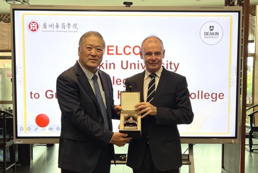 227DB86305432F01D11AFDC7669_4700EE03_13D23 227DB86305432F01D11AFDC7669_4700EE03_13D23