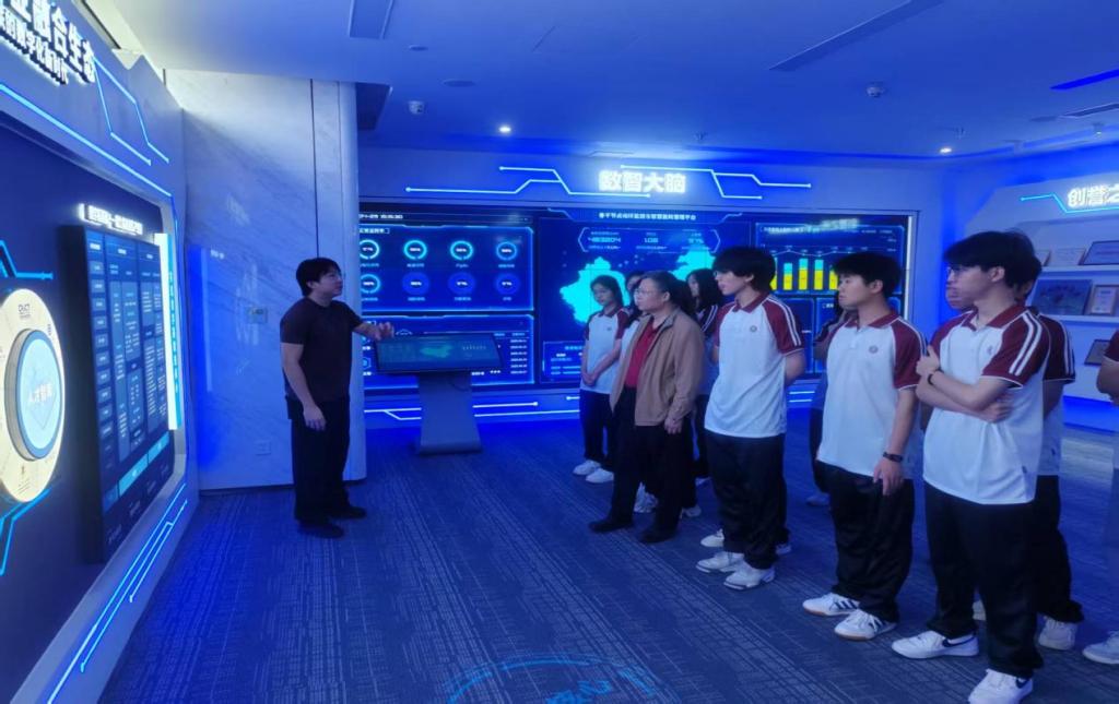 7716FC75FCDCC997D7F414C75CE_E77ACFF7_1486E