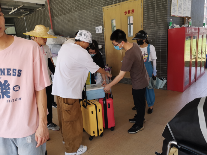 2C19F9F158FC6F9DEAF5C2B9356_96DA1C5B_7F817