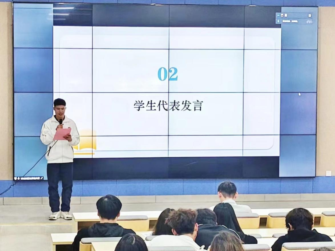 8F8C1C11FBA3500F730A616C9AC_B7C8B8B5_9BC12