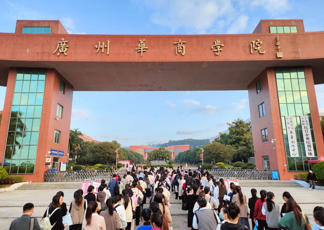 4E93B986511D740BF49F04A3870_367353AA_4F3AD