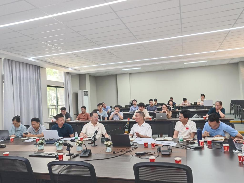 C876465992D9897365396150D0F_1471D3B2_181C6