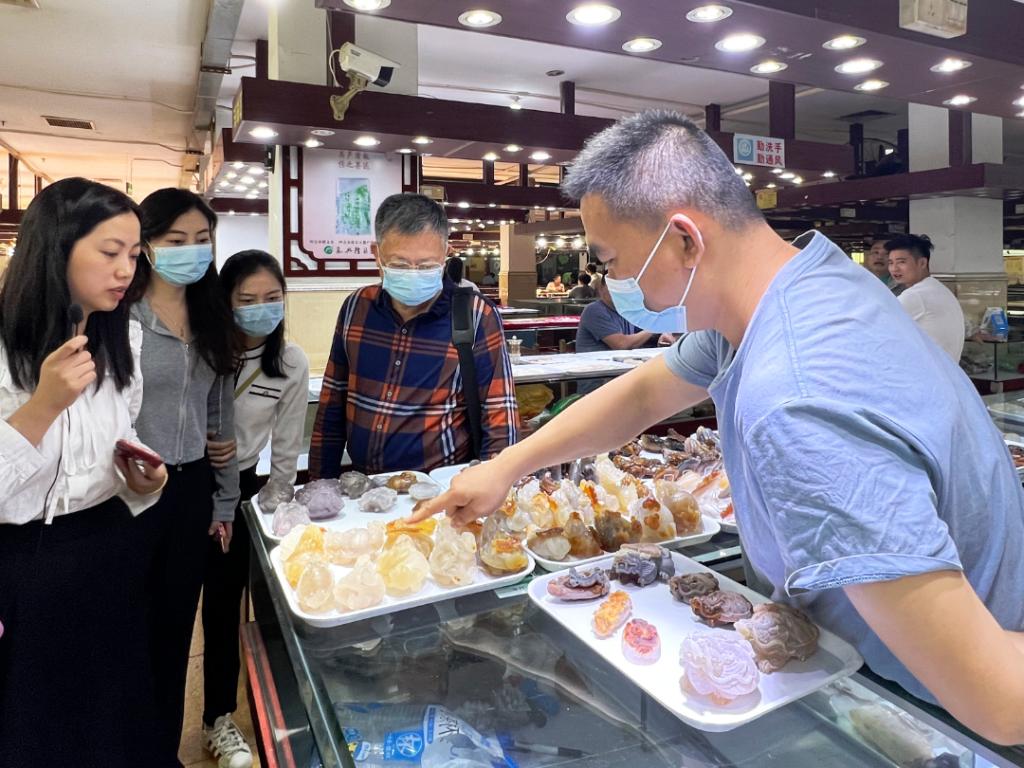 C355DD03F98D3D642DF3A49E9B8_59057432_1F00F