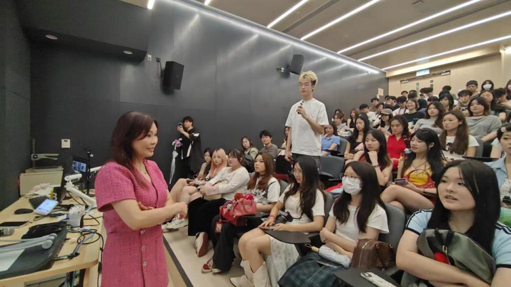 FBC8410B18321C9150A758D7FBE_0AA3B747_147E0