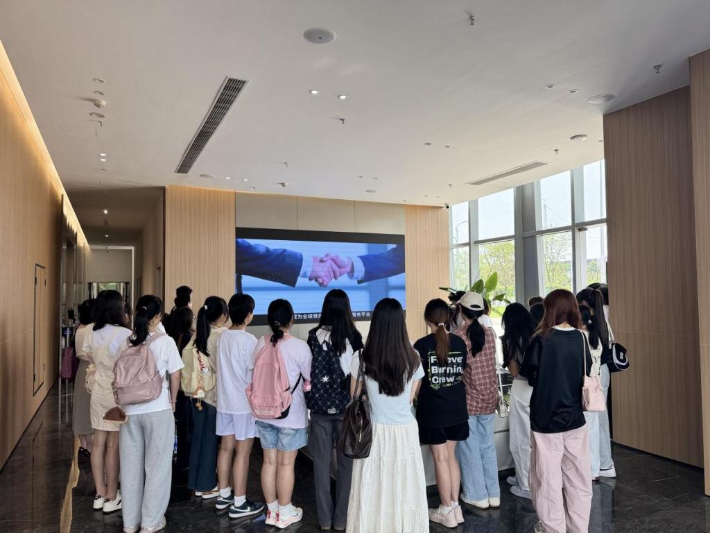 AC05DF6AE42AD13502BCE2E9676_86B36AFF_16B65